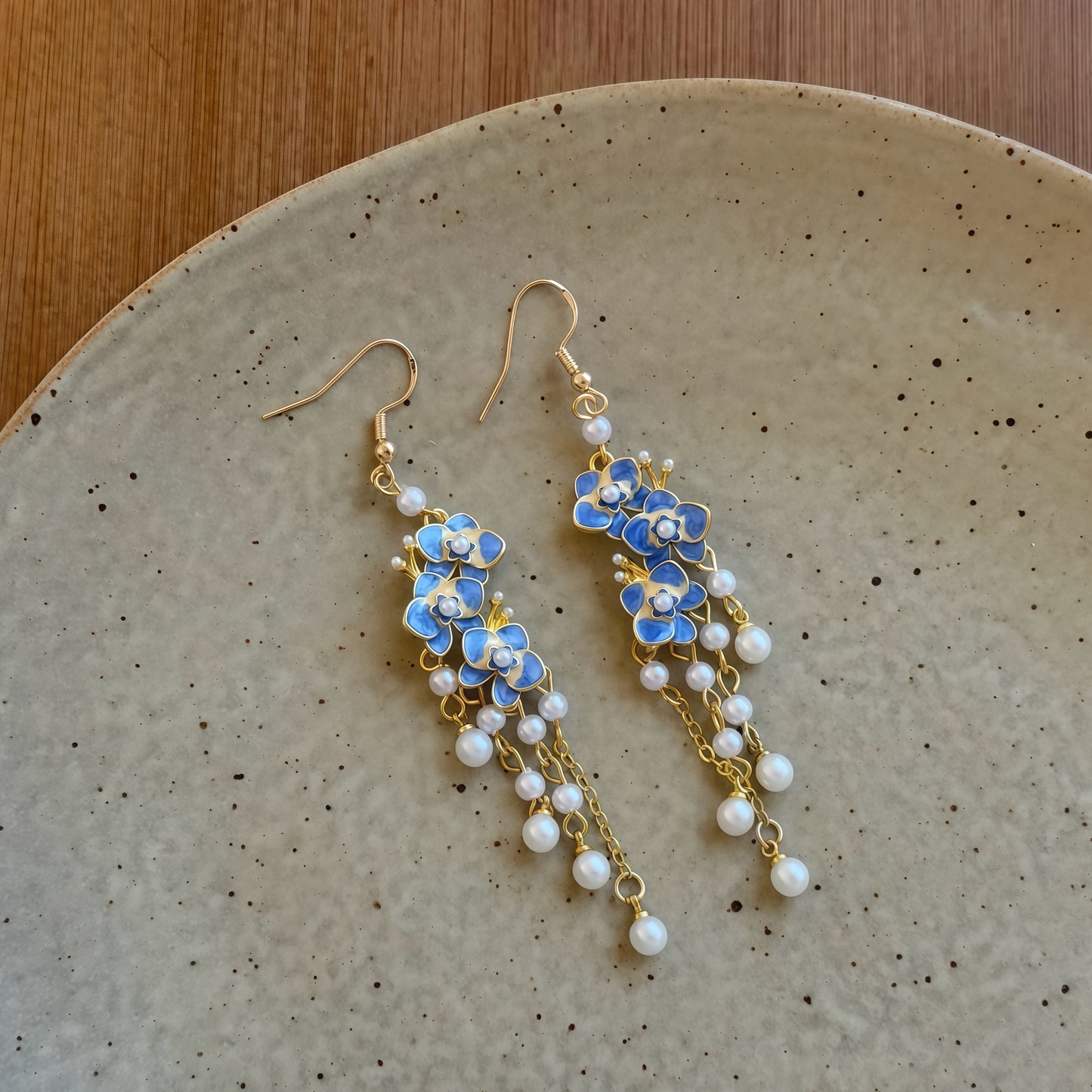 Orchid Rain Earrings – Blooming Elegance with Pearls and Golden Drizzle