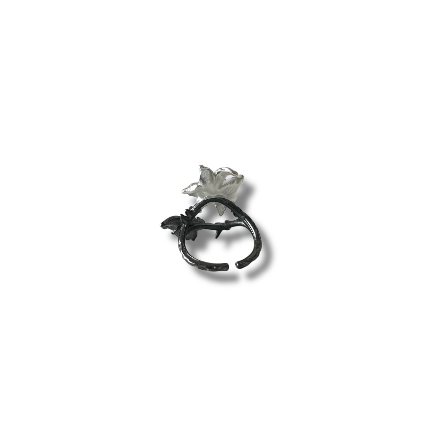 Black Vine & White Blossom Ring – Nature-Inspired Statement Jewelry