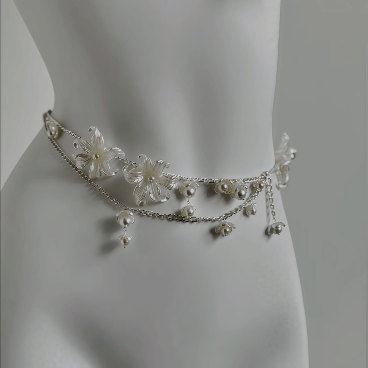 Halsband med blommande pärla och blomma – Multiway Jewelry