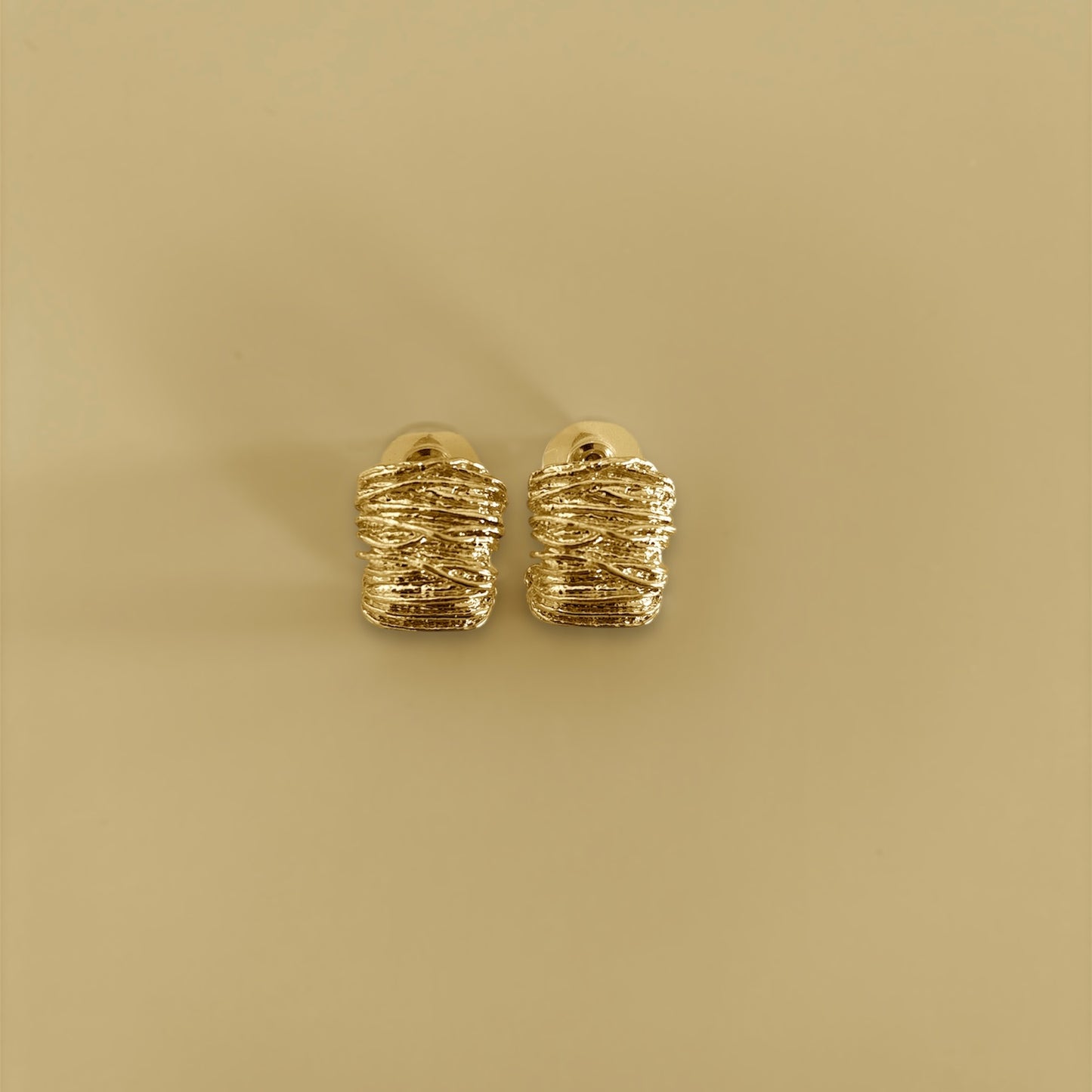 Entangled Earrings – Where Chaos Meets Beauty