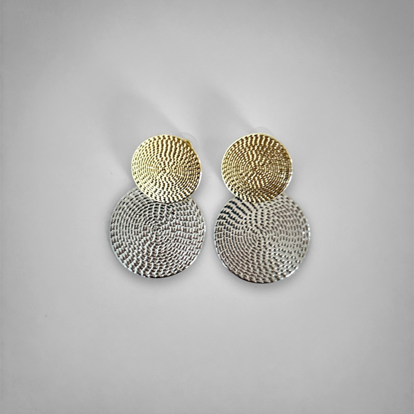 Golden Echo Earrings – Two-Tone Harmony in Textured Circles