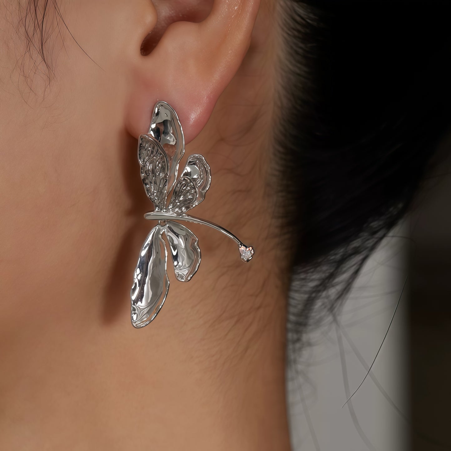Dragonfly Wing Earrings – Silver Sculptural Elegance