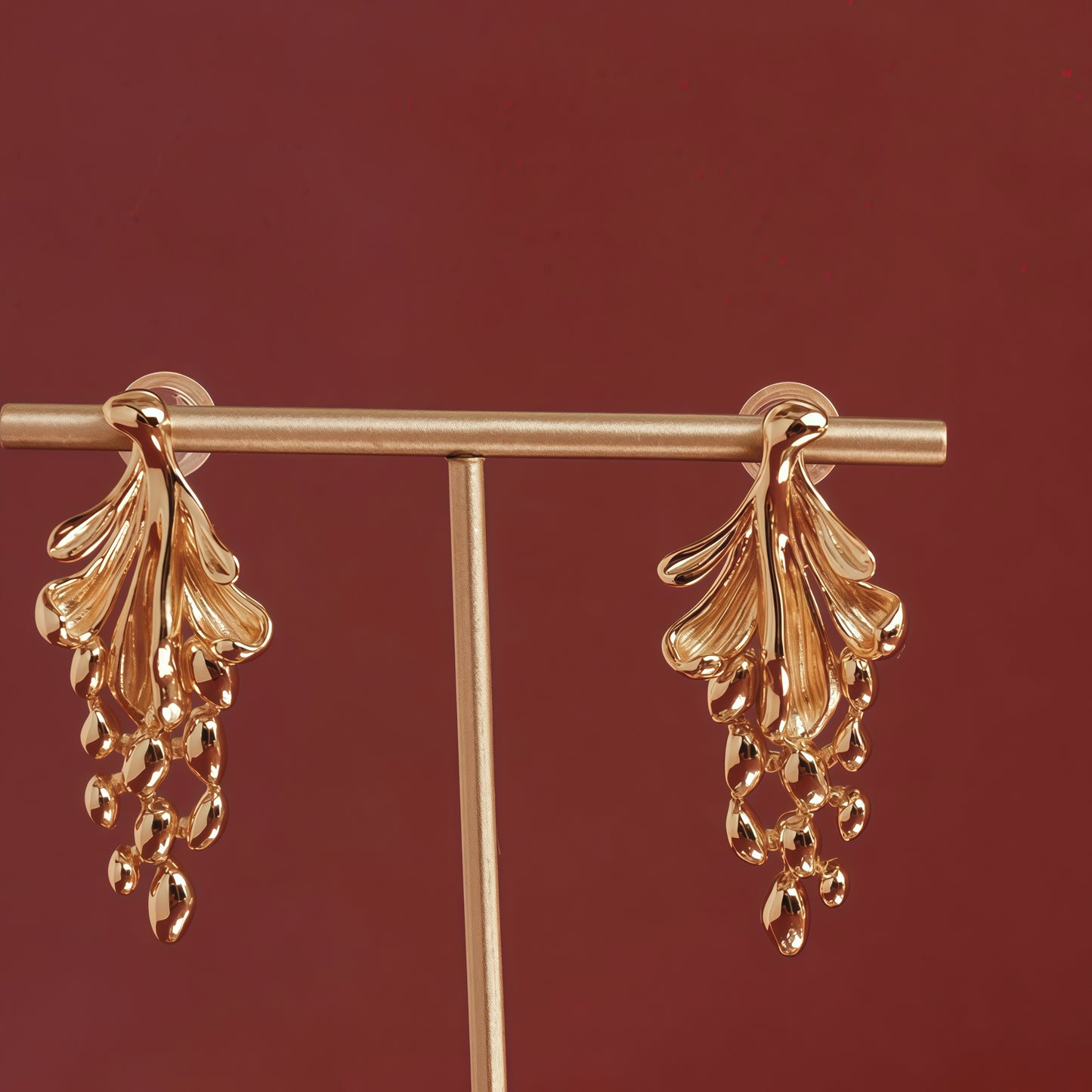 Golden Cascade Earrings – A Symphony of Flow and Light
