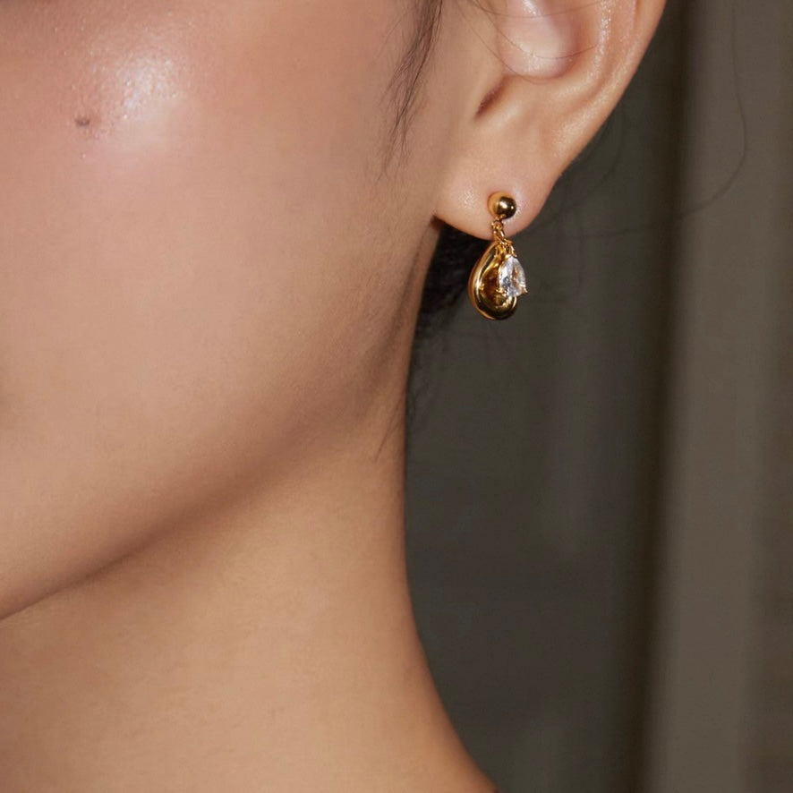 Teardrop Radiance Earring