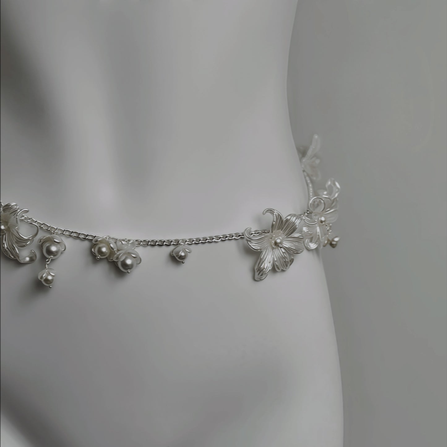 Halsband med blommande pärla och blomma – Multiway Jewelry