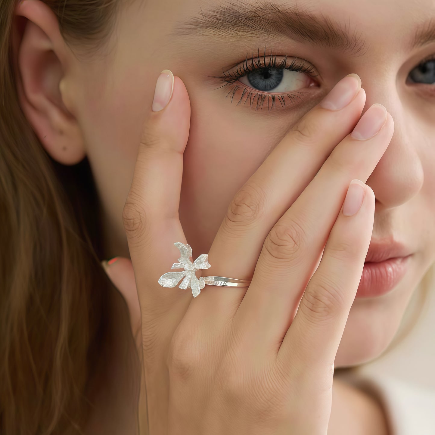Iris Bloom Ring – Sculpted Elegance in Silver & Gold