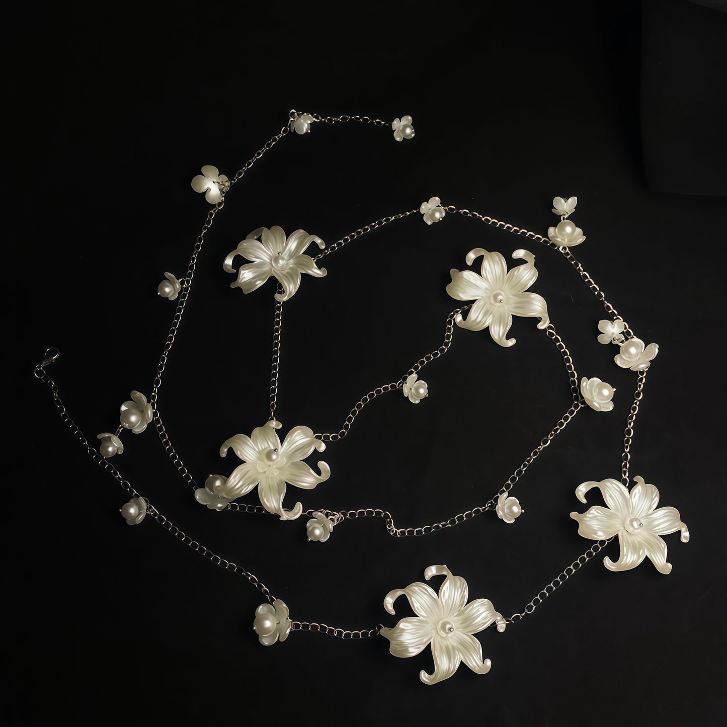 Halsband med blommande pärla och blomma – Multiway Jewelry