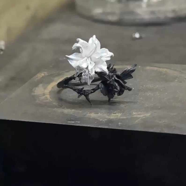Black Vine & White Blossom Ring – Nature-Inspired Statement Jewelry