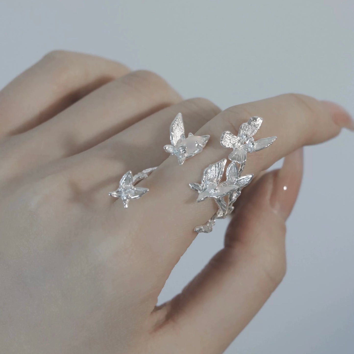 Fluttering Light Ring