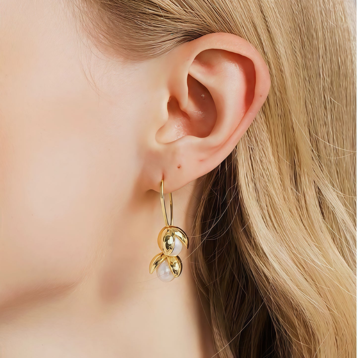 Petal Pearl Earrings - Gold & Silver
