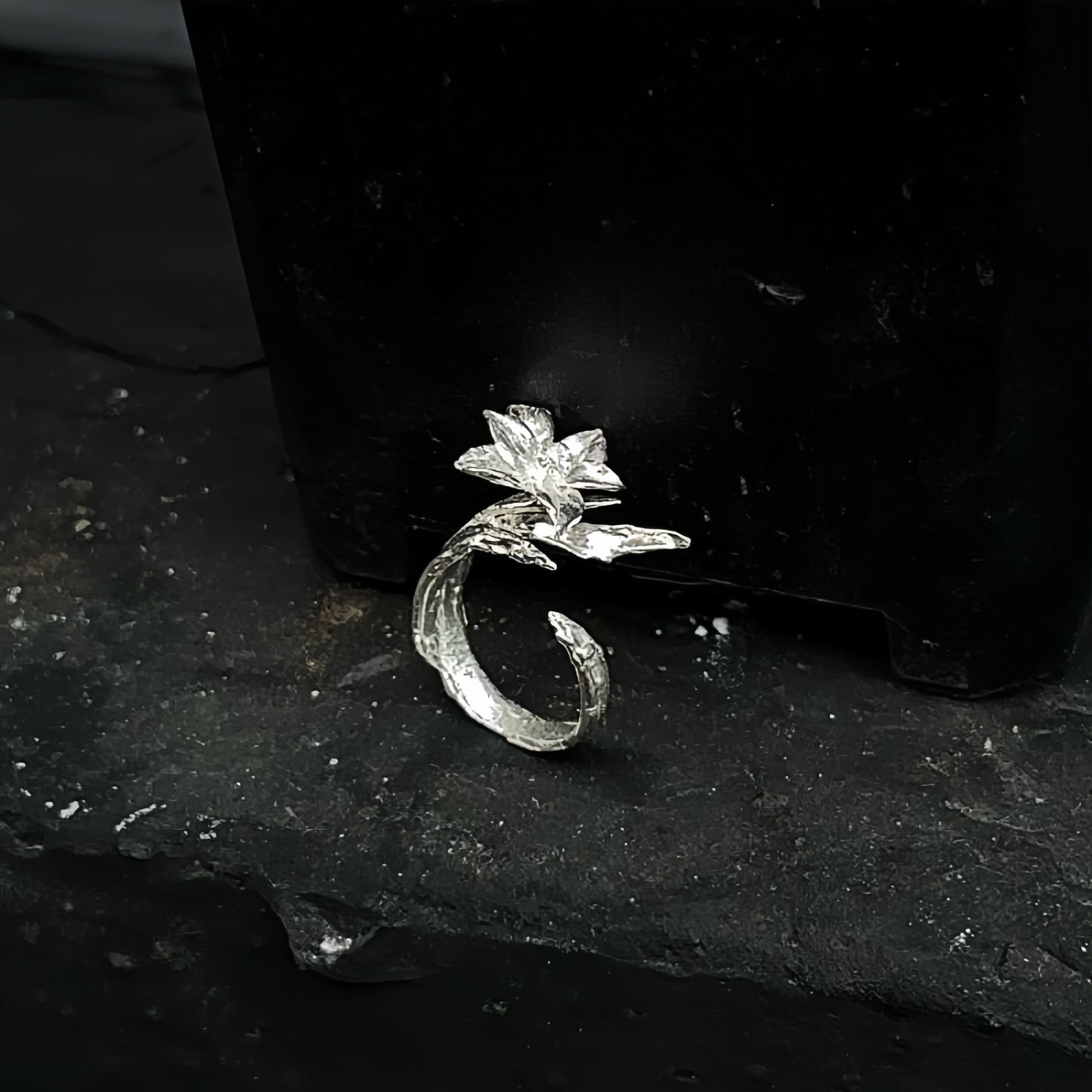 Edelweiss Flower Ring – Adjustable Silver Statement Ring Inspired by Alpine Blooms