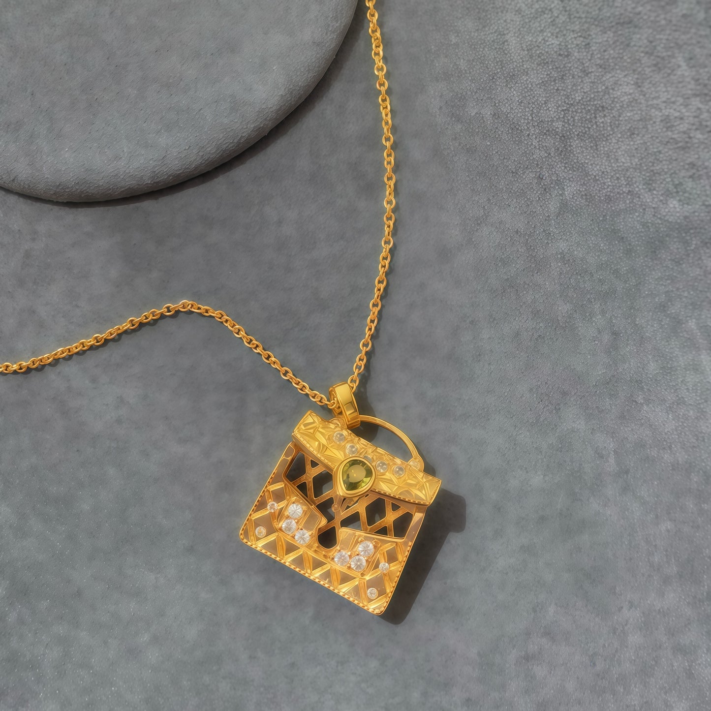 Golden Lattice Bag Necklace