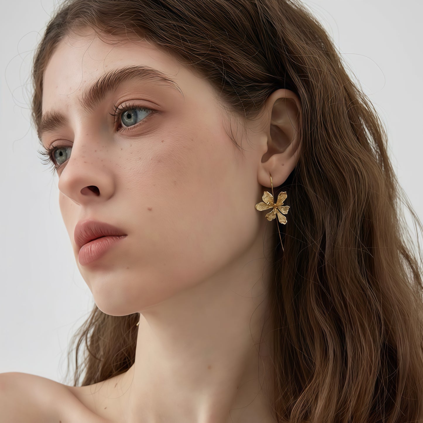 Iris Muse Örhängen med tråd