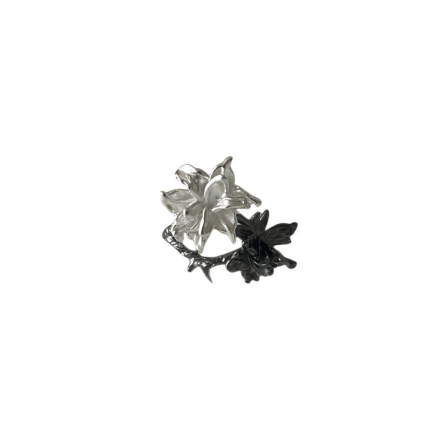 Black Vine & White Blossom Ring – Nature-Inspired Statement Jewelry