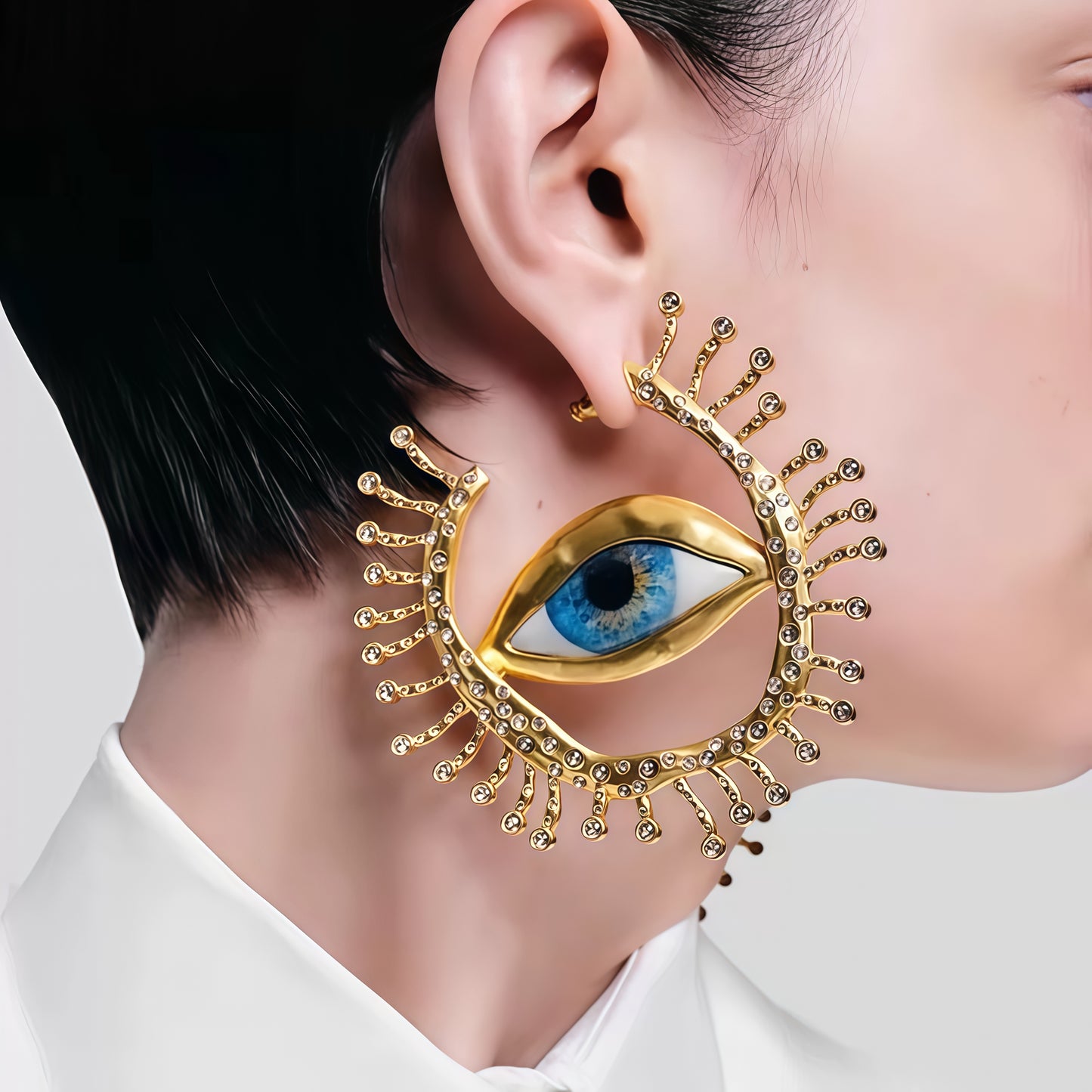 “Visionary Gaze” Earrings – Gold Eye Statement Jewelry with Crystal Lashes
