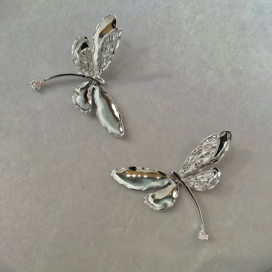 Dragonfly Wing Earrings – Silver Sculptural Elegance
