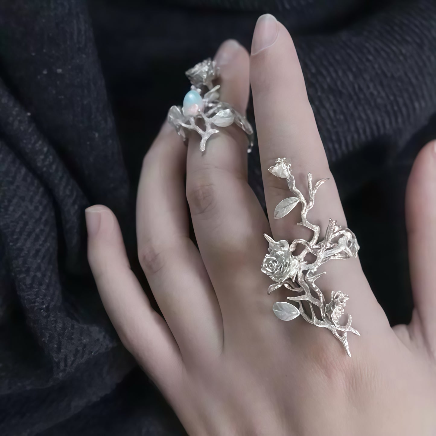 Thorned Rose Ring – A Story of Beauty and Strength