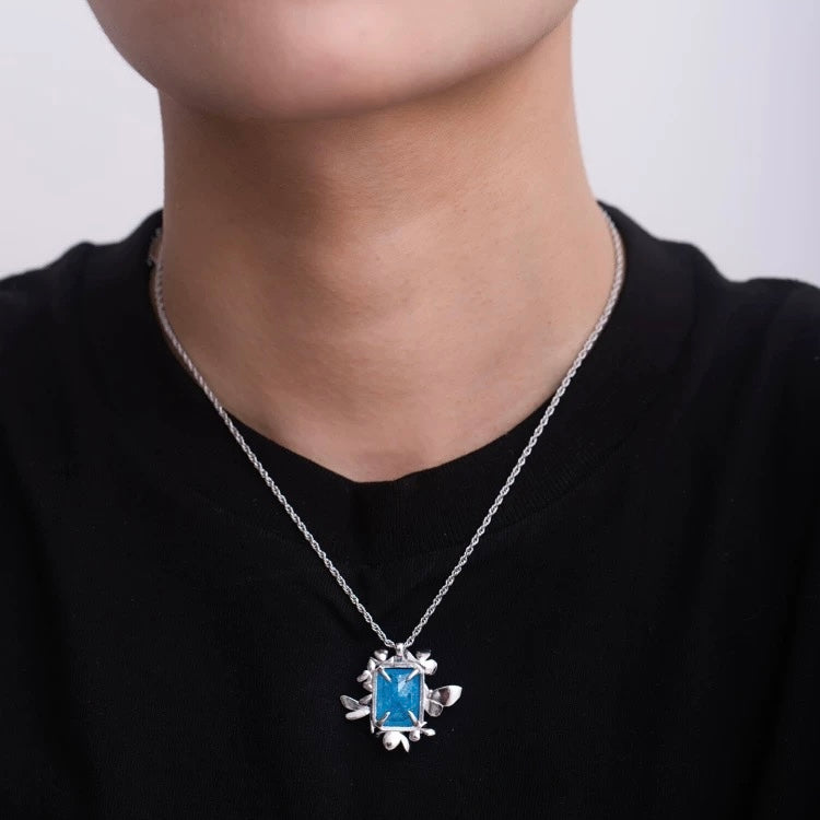 Halsband med hänge från Sky Meadow