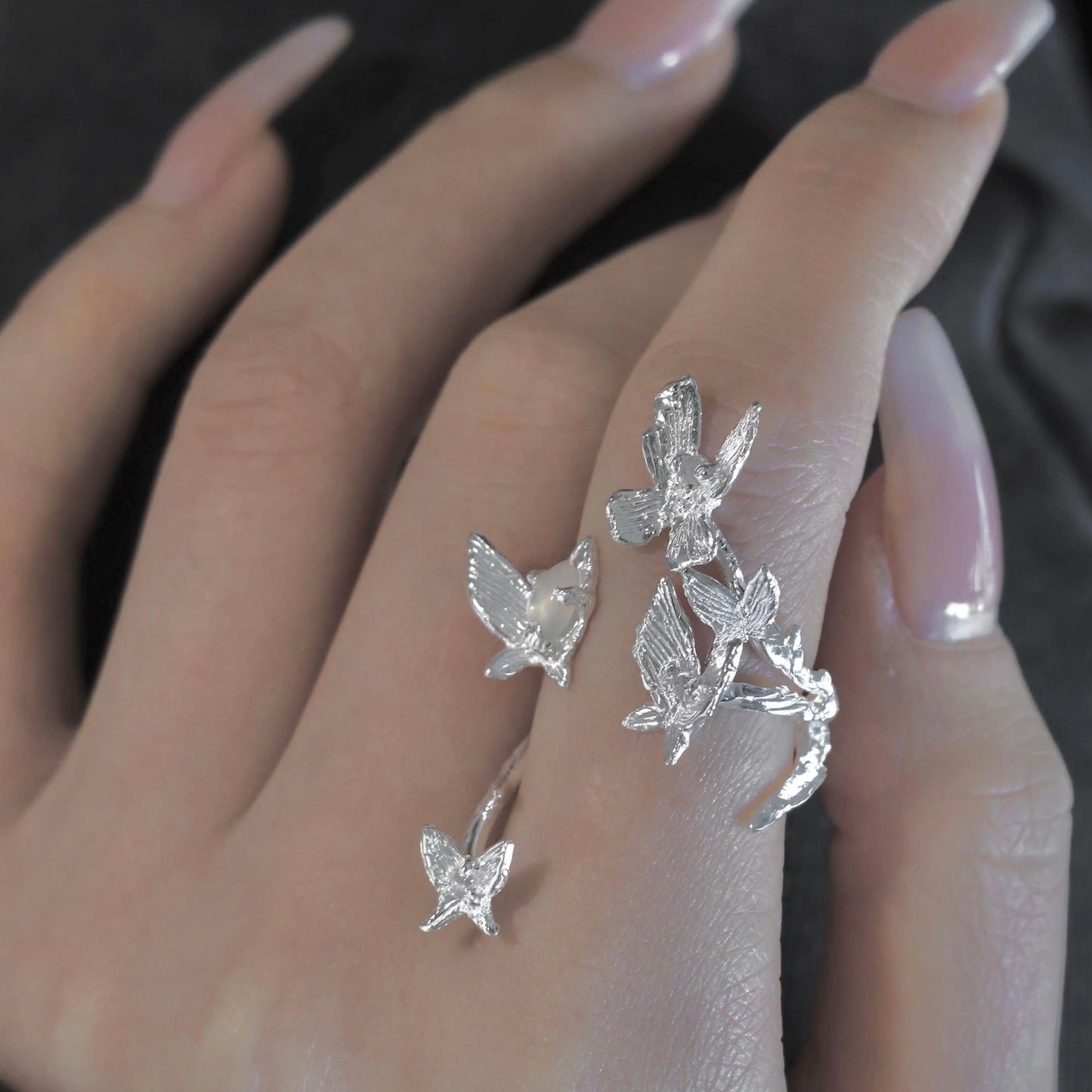 Fluttering Light Ring