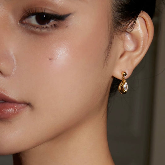 Teardrop Radiance Earring