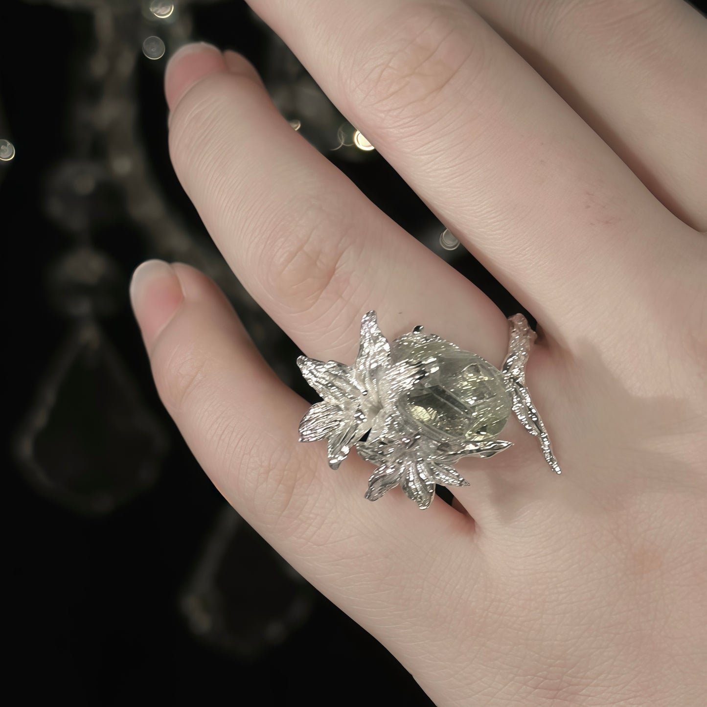 Dewdrop Lily Ring – Silver & Green Amethyst