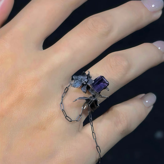 Midnight Orchid Chain Ring – Gothic Floral Elegance