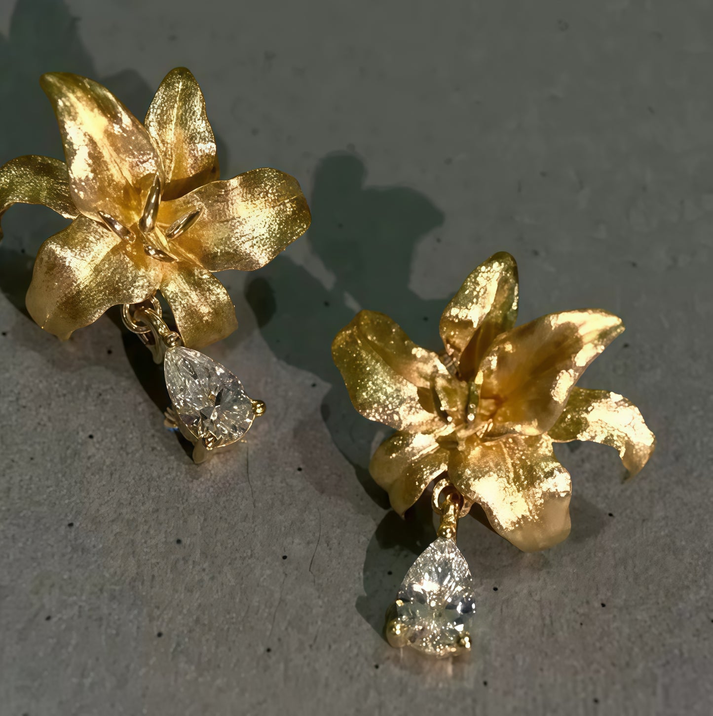 Golden Lily Drop Earrings – Timeless Floral Elegance