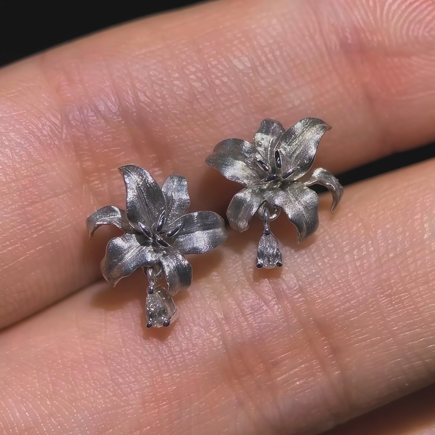 Golden Lily Drop Earrings – Timeless Floral Elegance